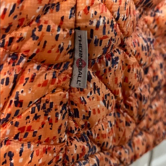 The North Face Women’s M Thermoball Vest - Picture 5 of 5